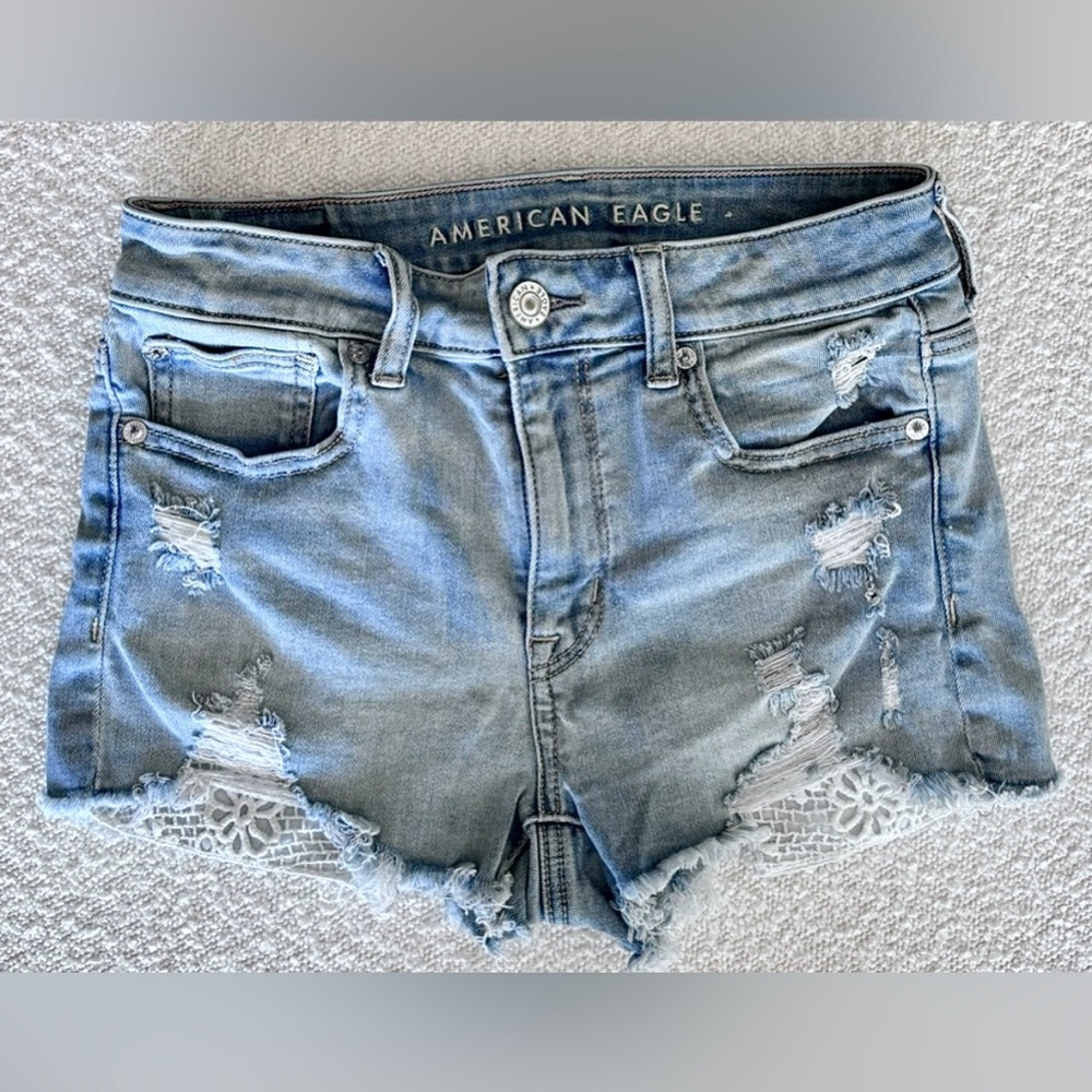 American Eagle Light Denim Shorts with Eyelet Lace detailed Pockets Size 4